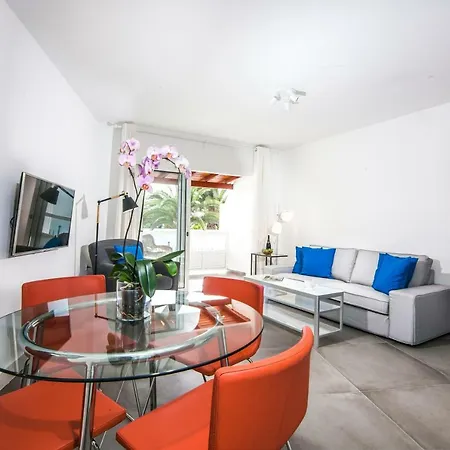 & The Lighthouse Apartment Tias