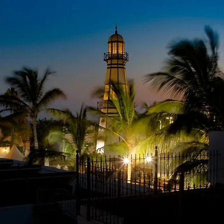& The Lighthouse * Tías